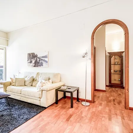 Guesthost - Elegant Ponte Vecchio Appartement