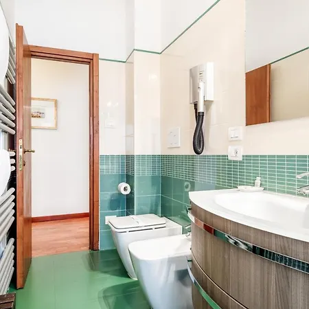 Guesthost - Elegant Ponte Vecchio Apartman Firenze
