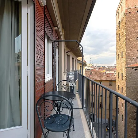 Guesthost - Ponte Vecchio Elegant Dream *