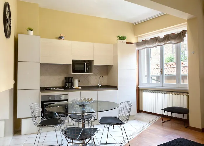 Guesthost - Ponte Vecchio Elegant Dream Apartment Florence