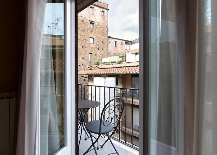 Apartment Guesthost - Ponte Vecchio Elegant Dream
