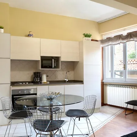 Guesthost - Elegant Ponte Vecchio Apartamento Florencia